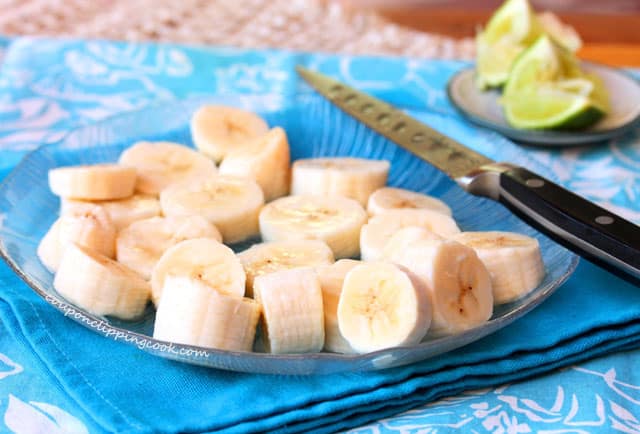 Sliced banana on plate