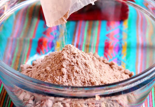 Add cake mix into bowl